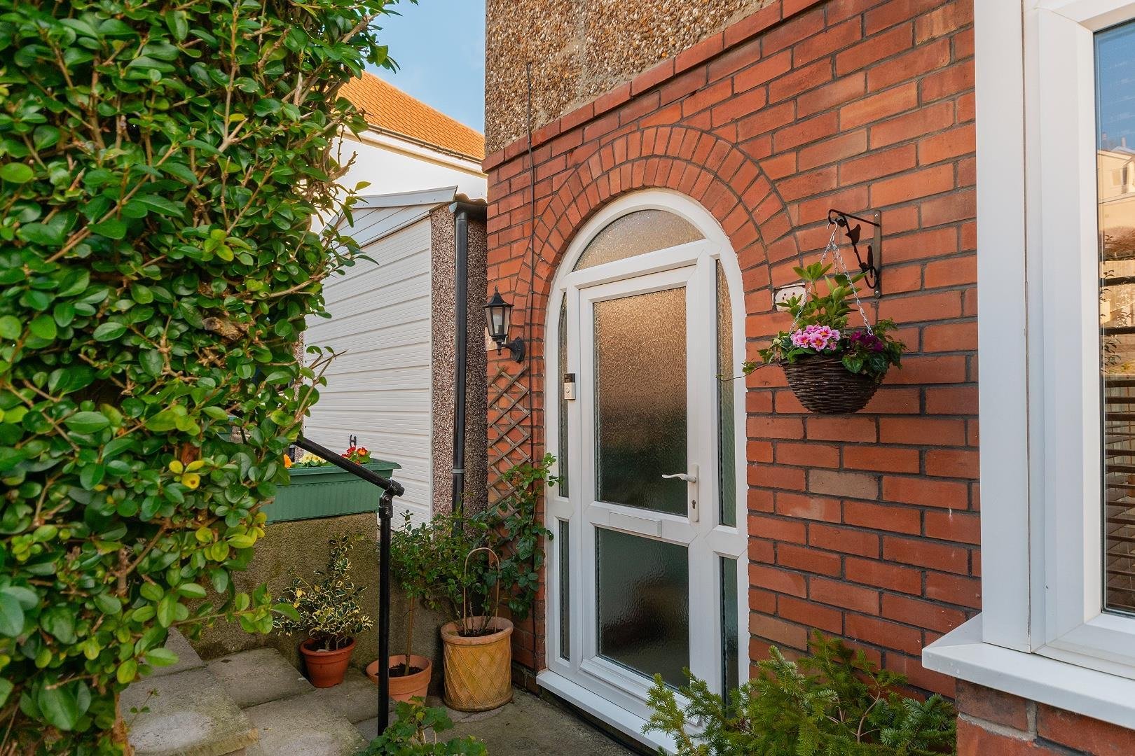 Queens road knowle 33657876 2 q6 rke external c