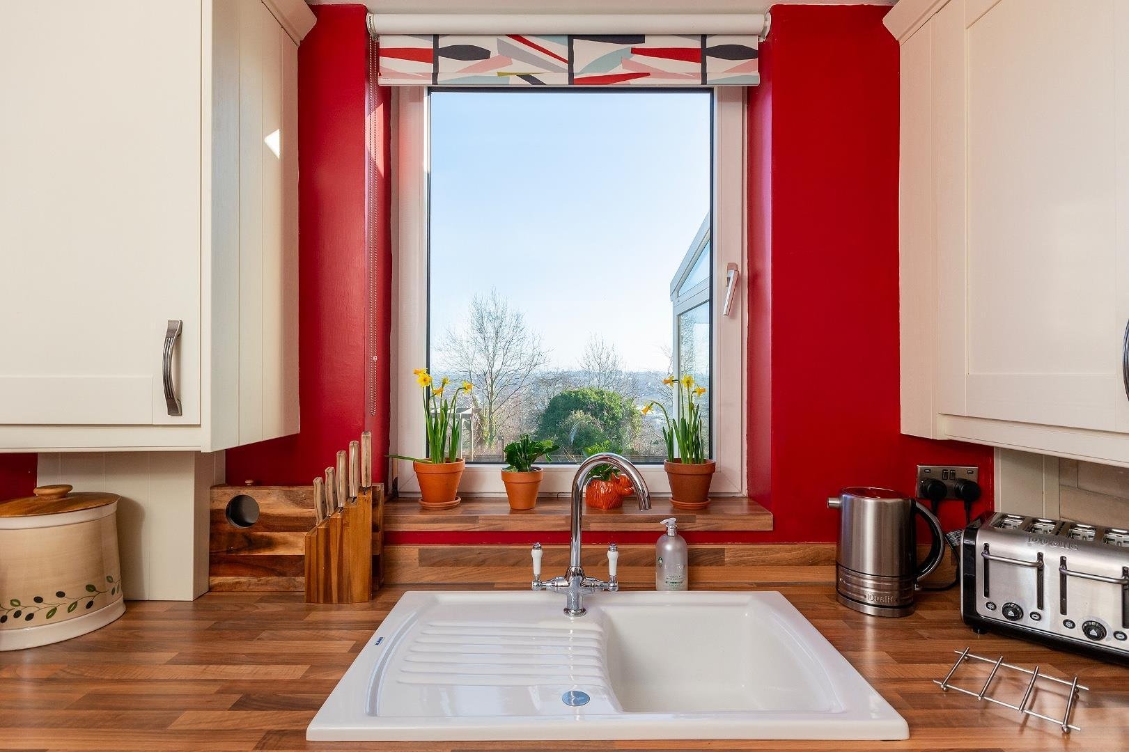 Queens road knowle 33657876 2 q6 rke kitchen b