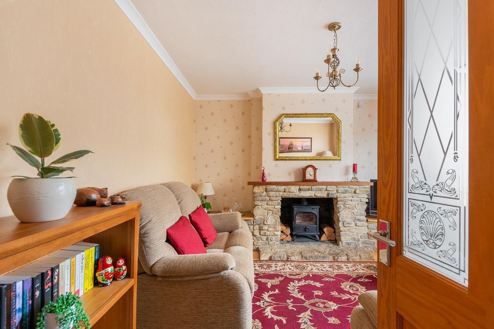 Queens road knowle 33657876 2 q6 rke living room d