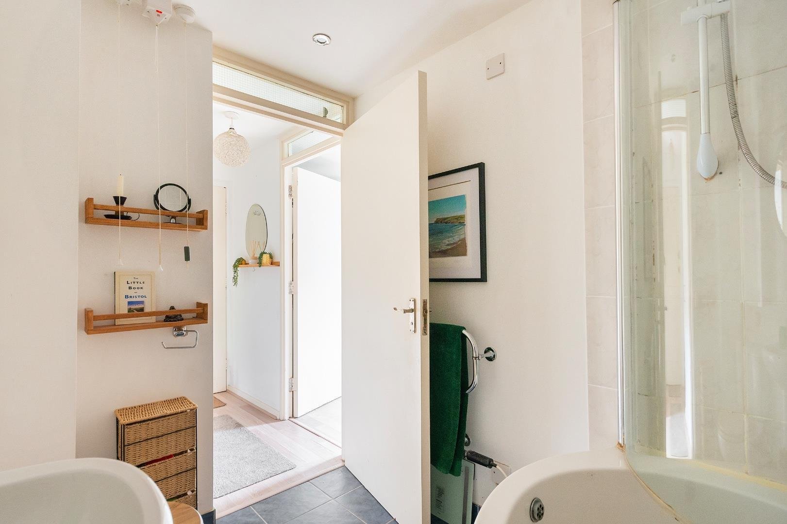 Queensdown gardens brislington 33773525 0 q2 cav bathroom a