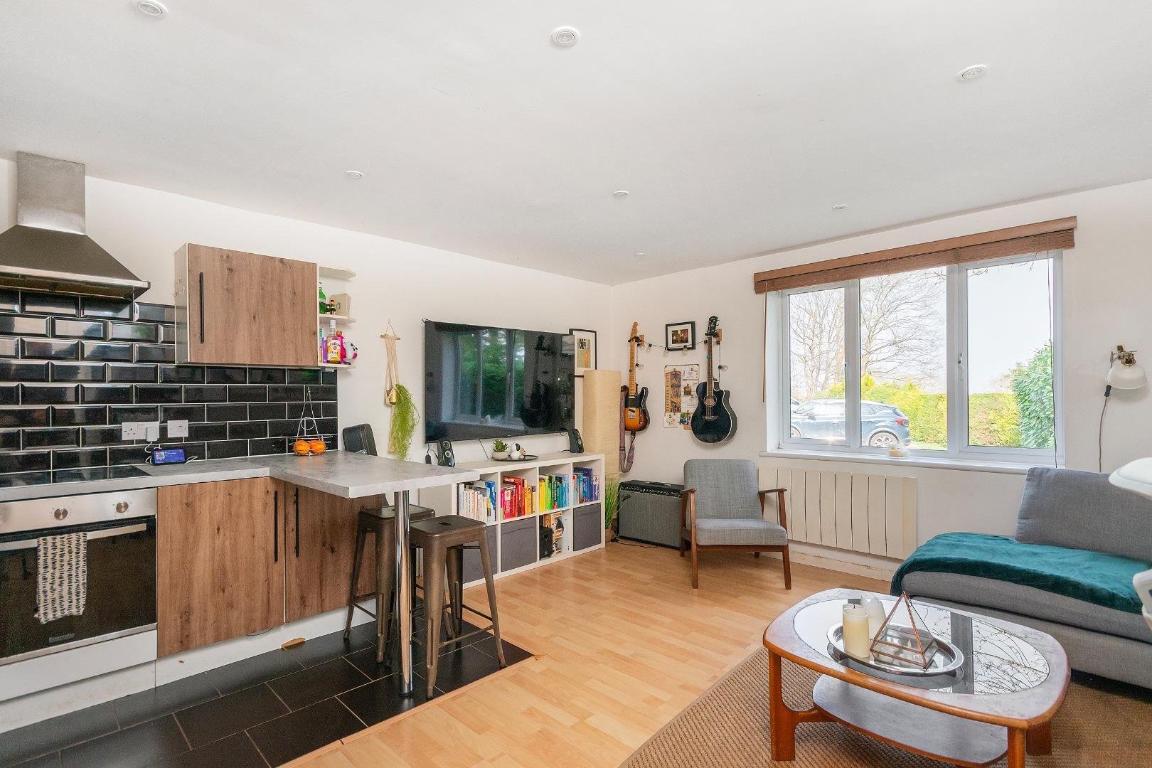 Queensdown gardens brislington 33773525 0 q2 cav reception c