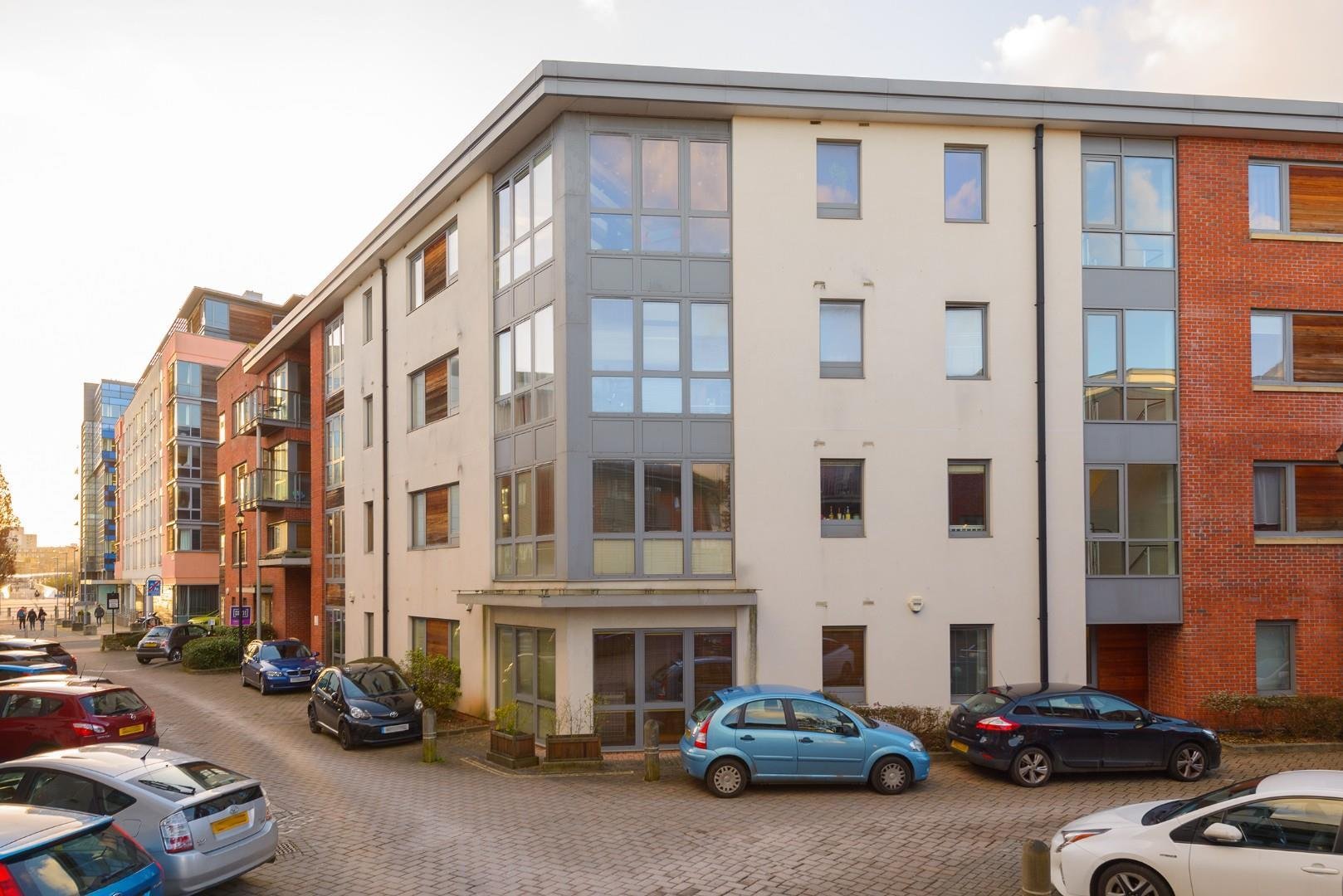 Ratcliffe court old market 33894015 truoceffilctar221 external 1