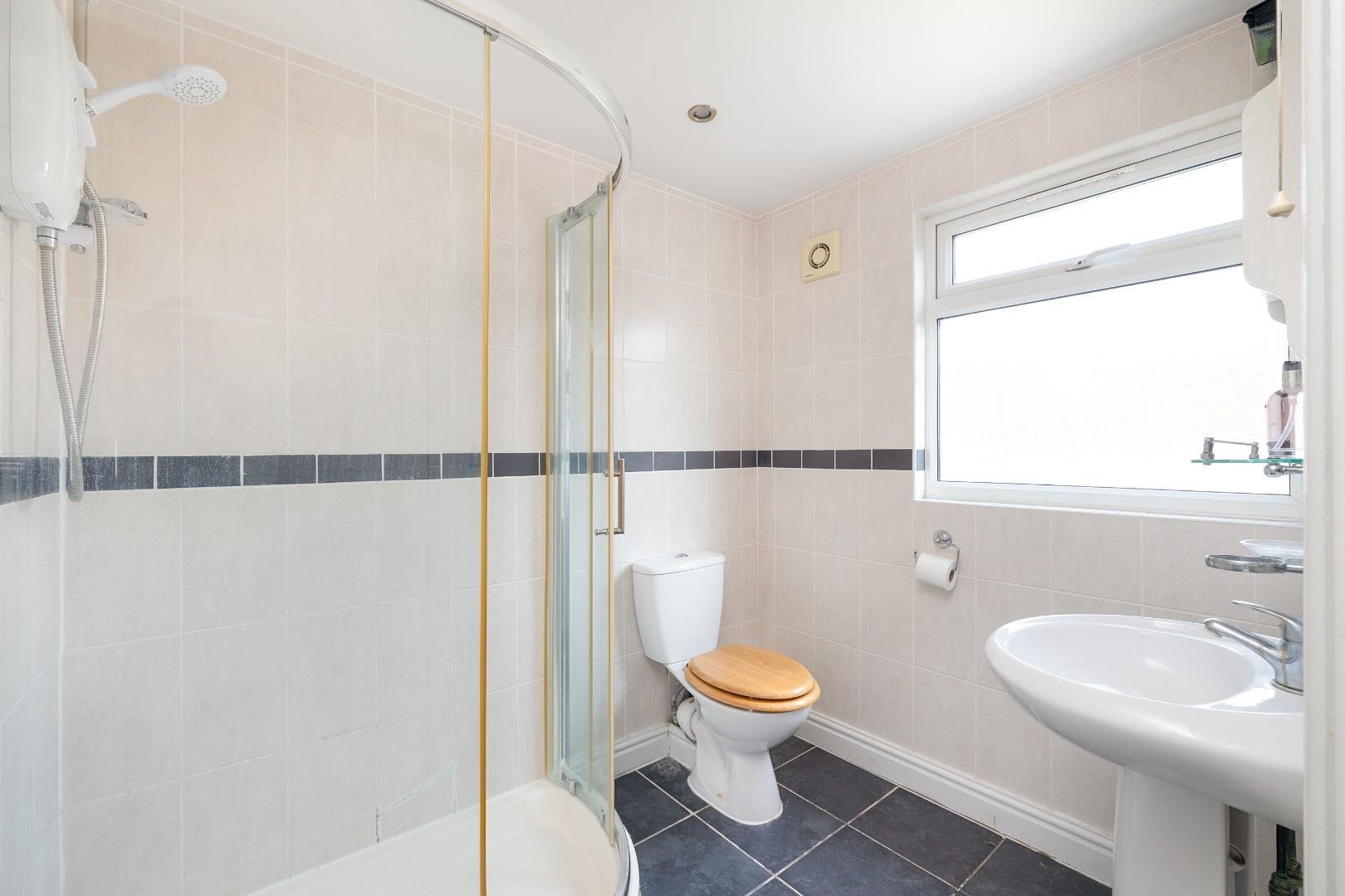 Ravenhill avenue knowle 33304976 cd7 a3963