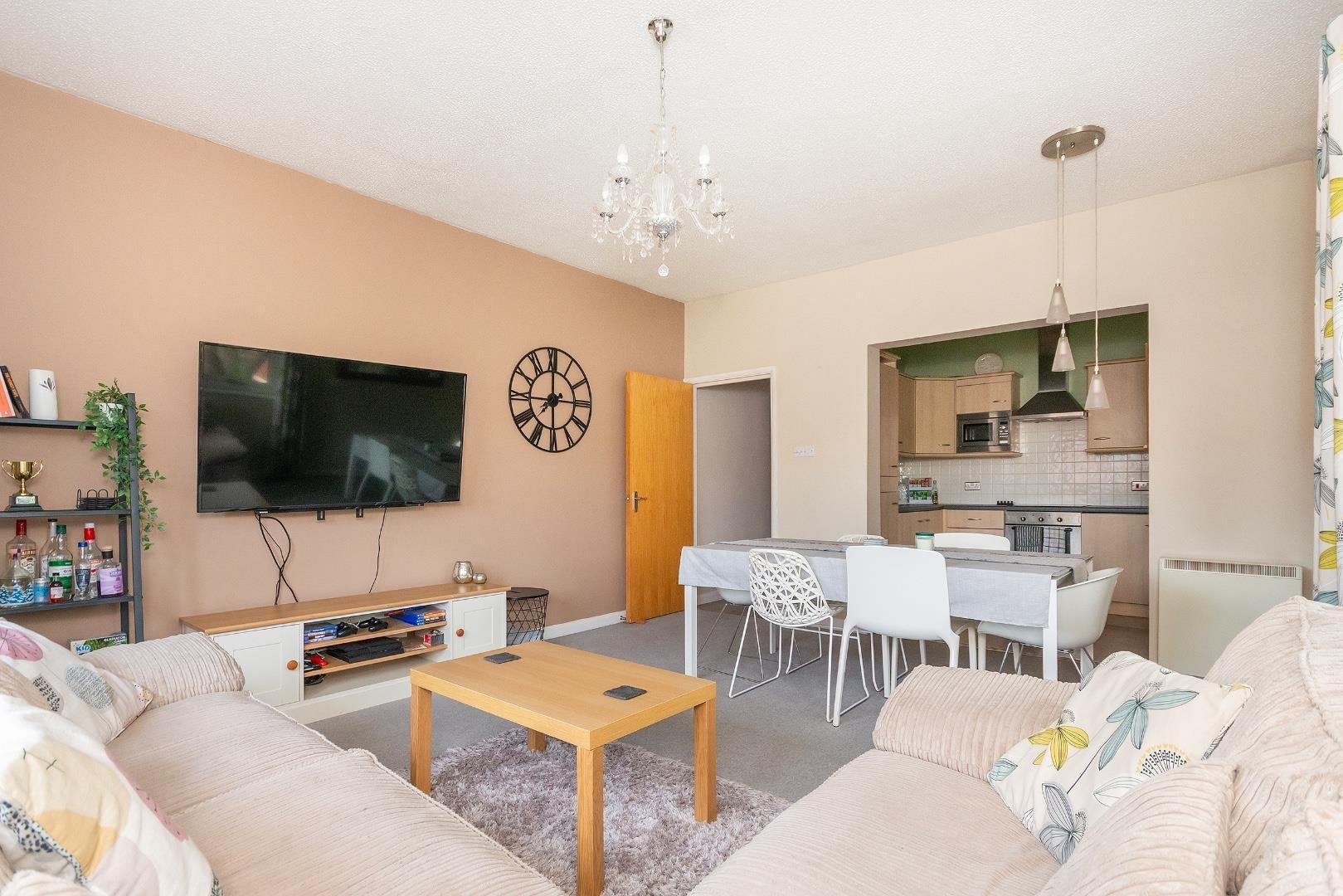 Redcliff backs redcliffe 33876113 0 g6 cre lounge diner b