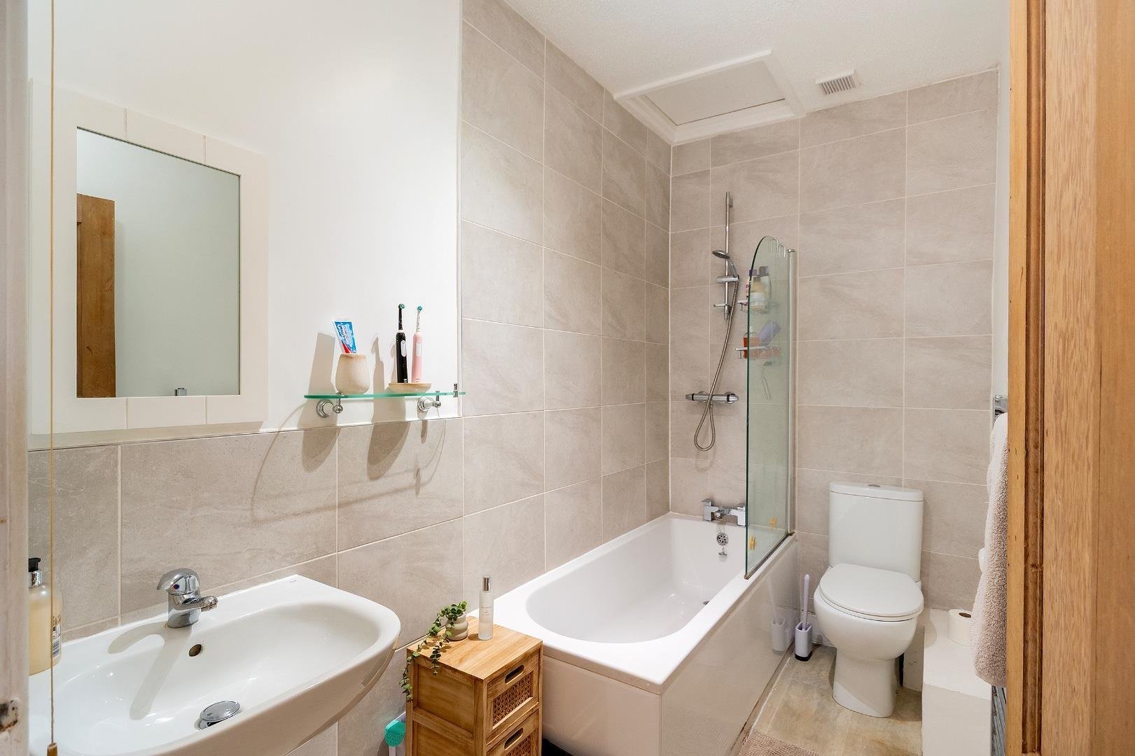 Richmond street totterdown 34575150 7 r1 stn bathroom b