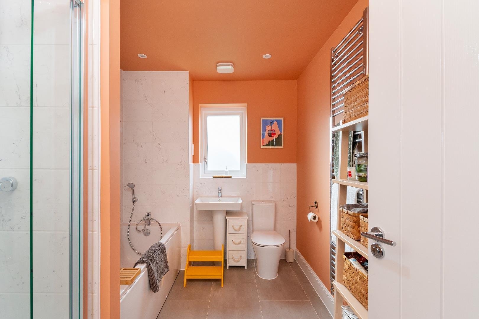 Ridings wood way barrow gurney 34536735 0 r9 wwbg bathroom c