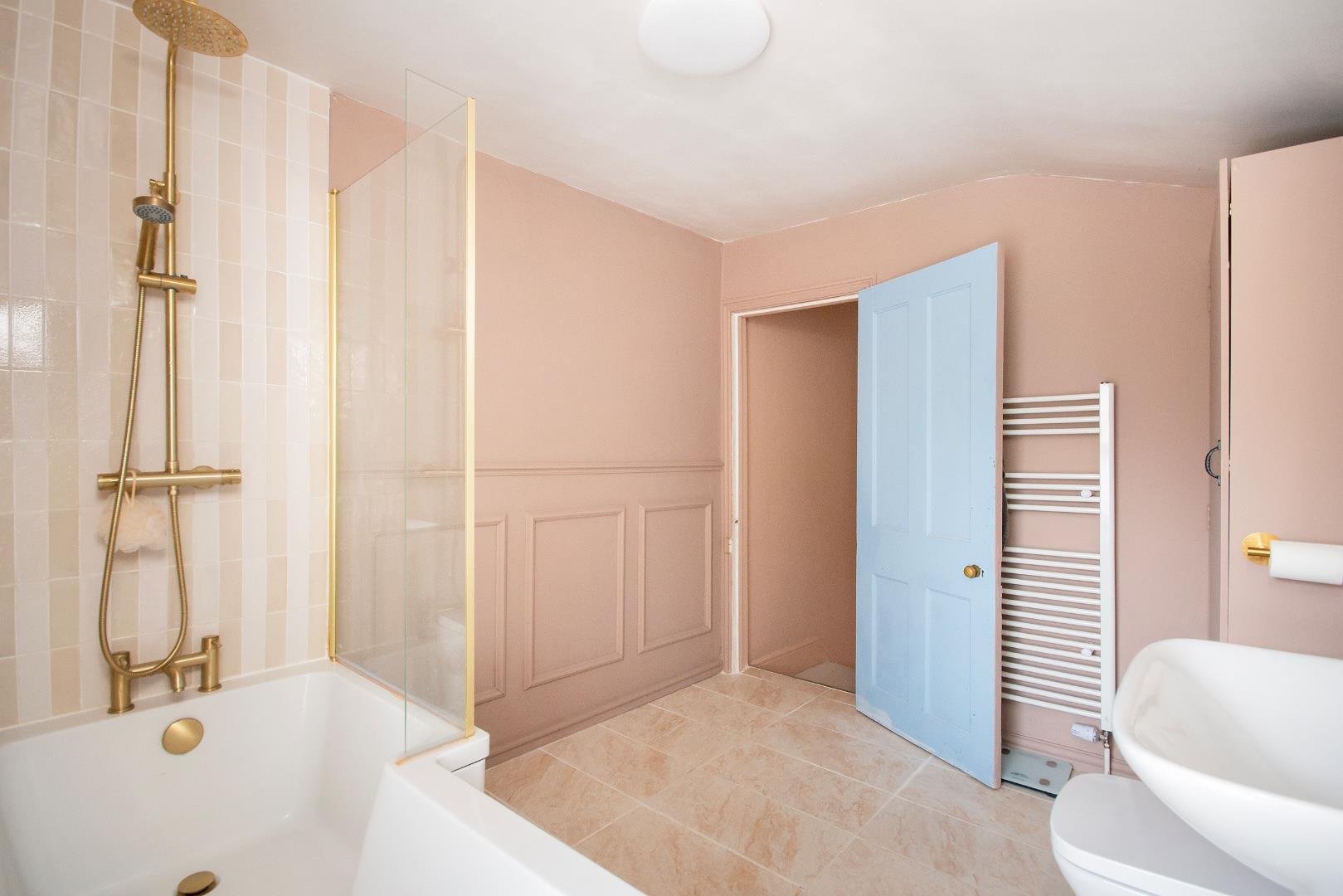 Royate hill eastville 34229877 1 r8 hee bathroom a