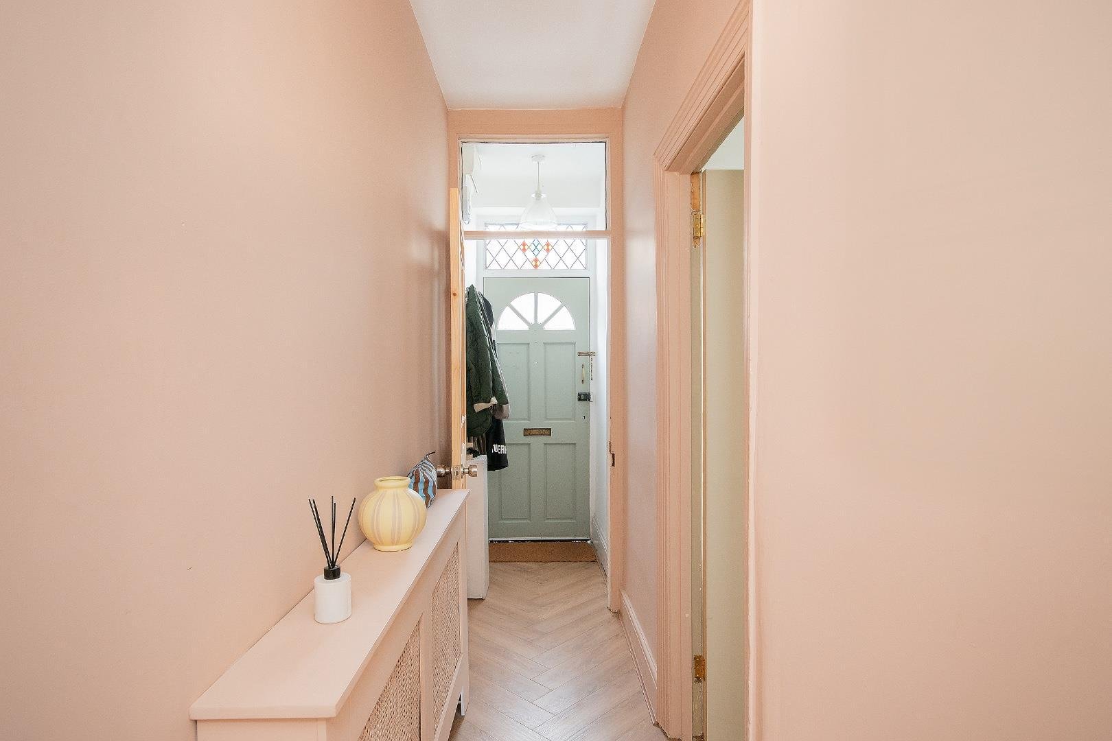 Royate hill eastville 34229877 1 r8 hee hallway a