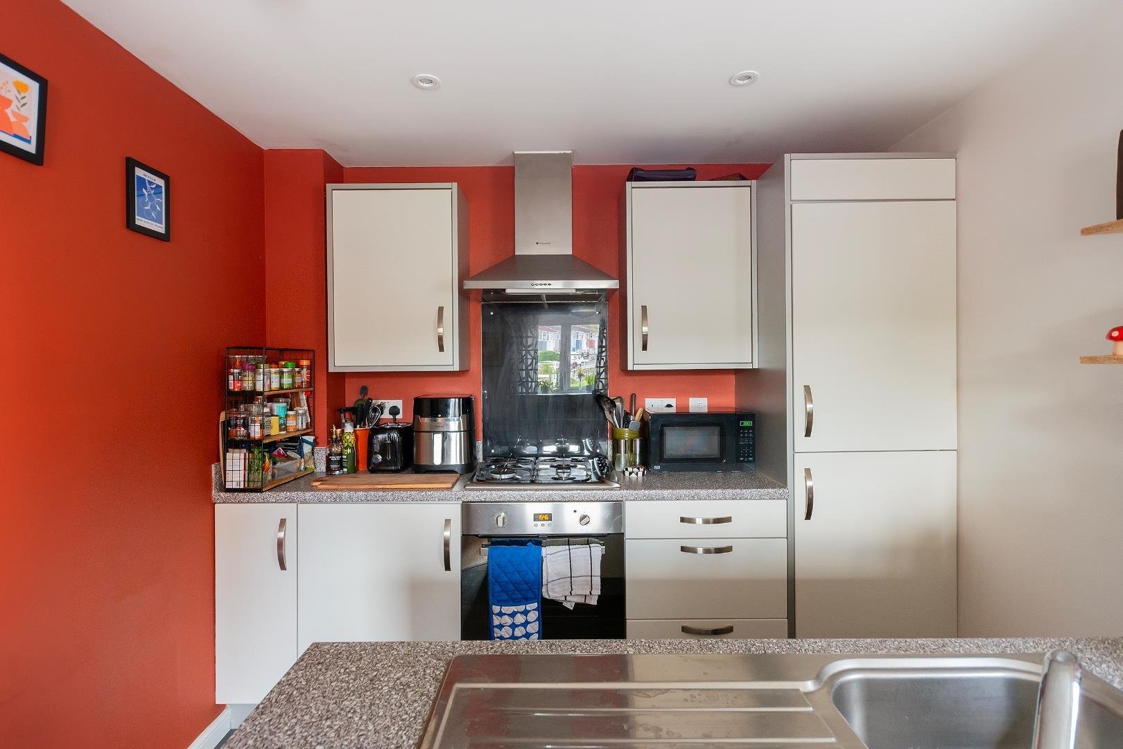 Sanders close bedminster 34283416 0 s2 cav reception f