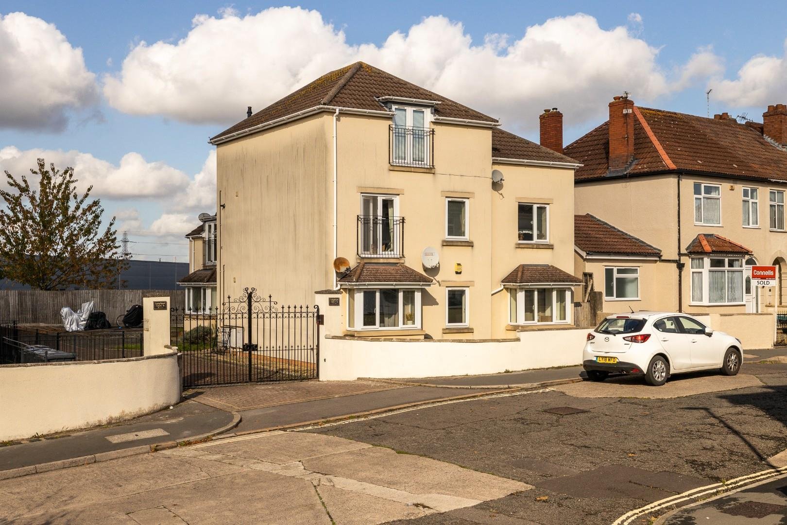 Savoy court brislington 31880019 3 savoy court 1