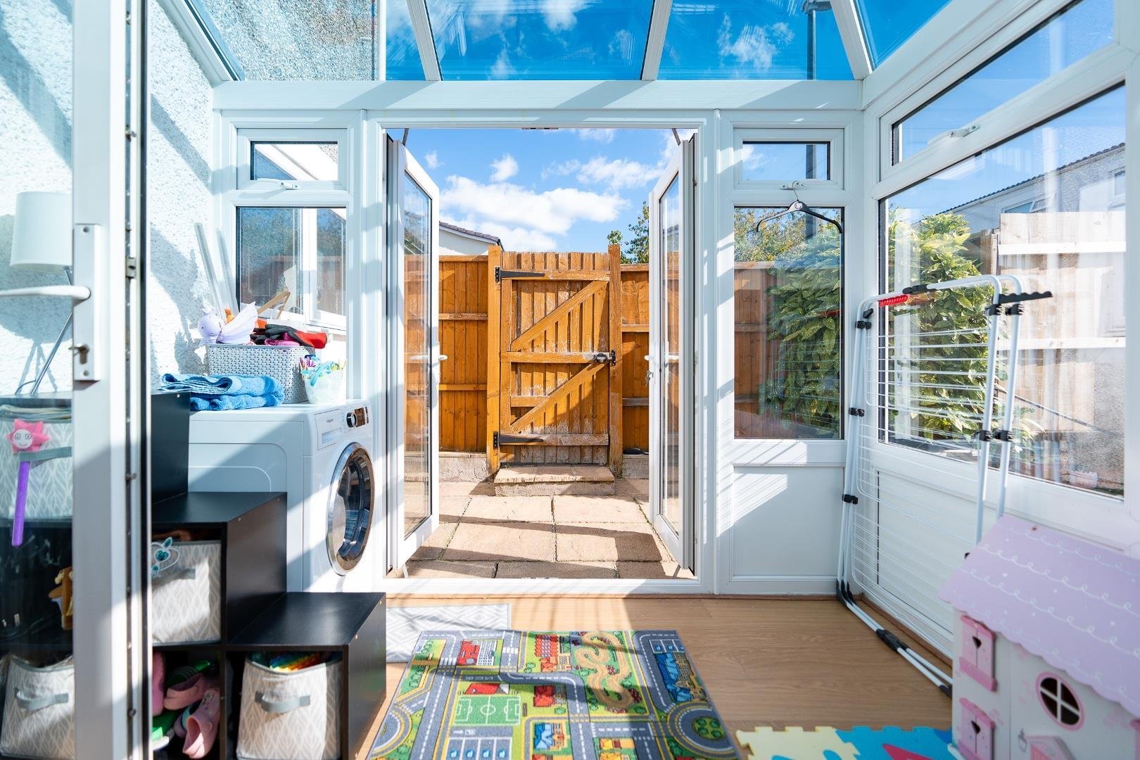 Shipham close whitchurch 34232678 olh04164