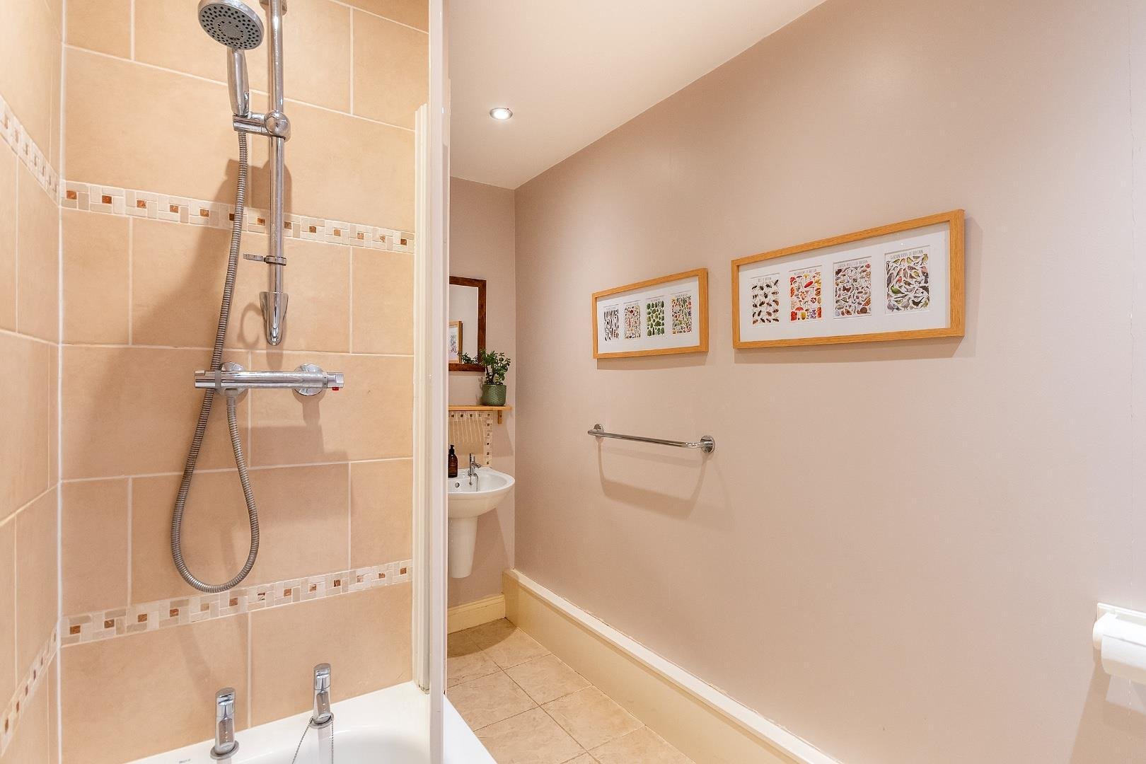 Silbury road ashton vale 34020433 0 s4 rav bathroom b