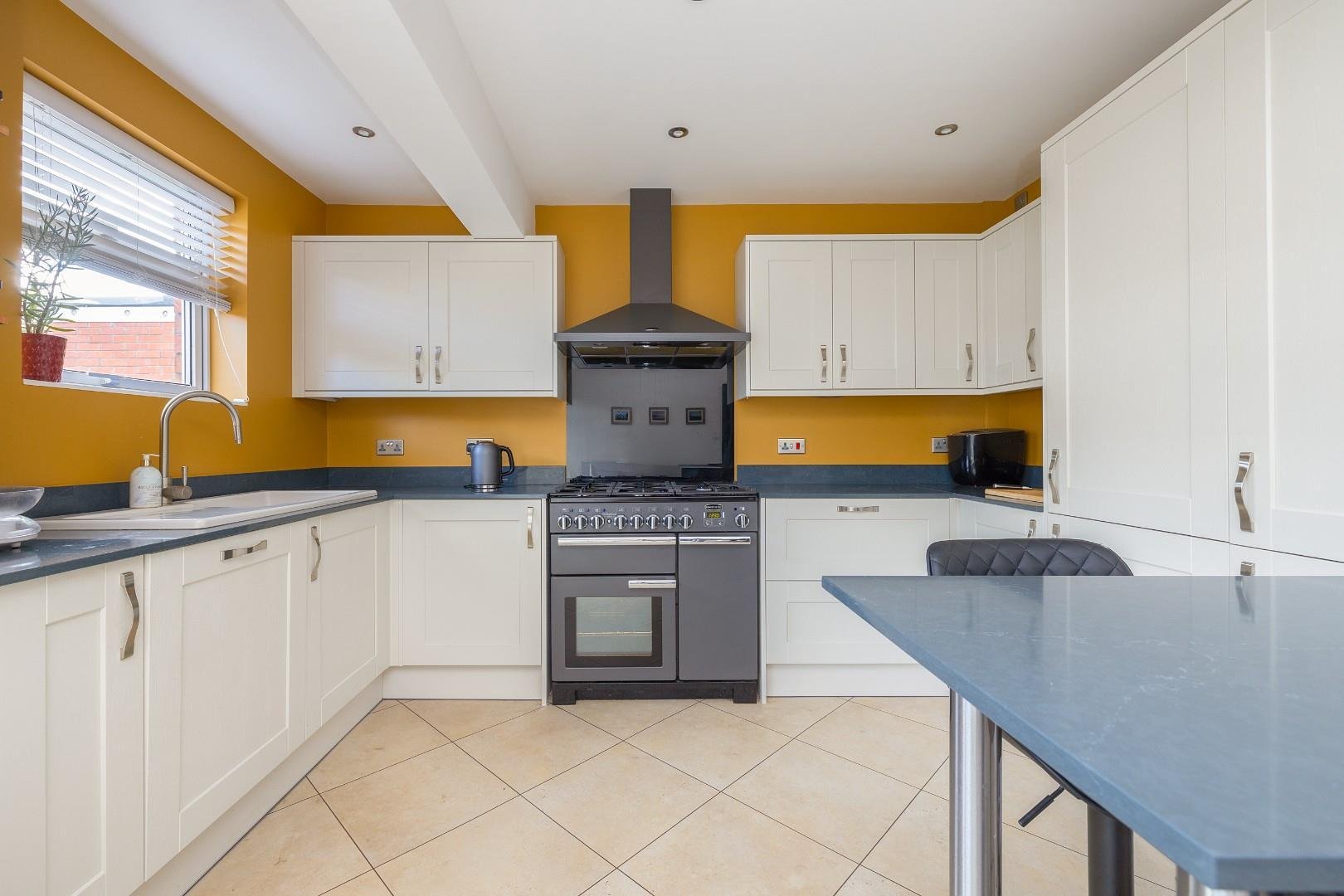 Smyth road ashton 33729896 cd7 a0679