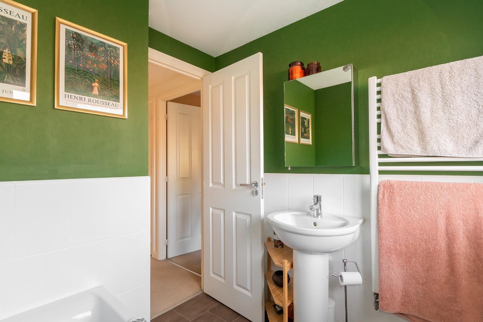St lucia crescent horfield 33592969 3 s7 lchd bathroom a
