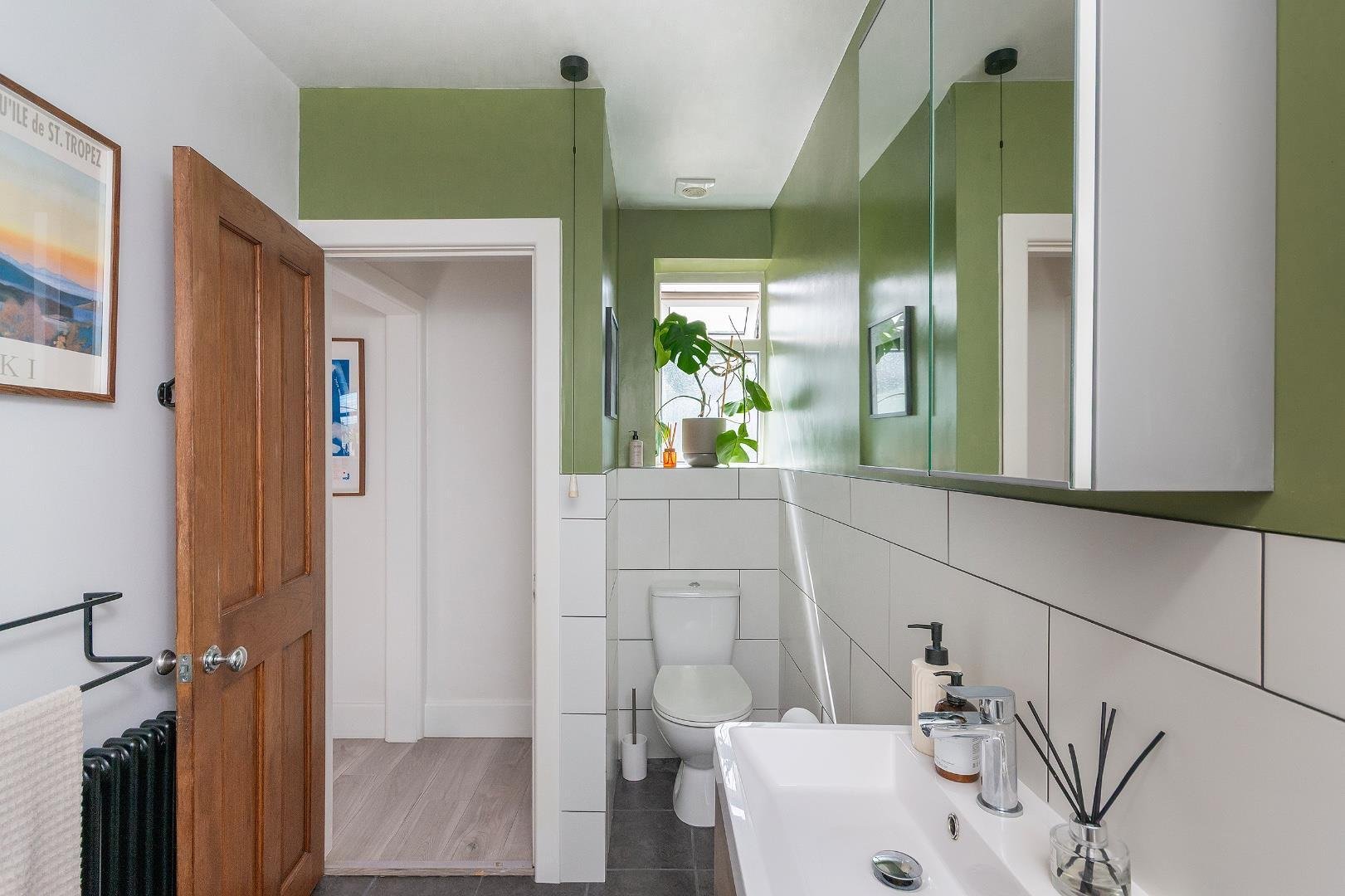 St peters rise headley park 34122588 1 s1 p8 rhp bathroom a