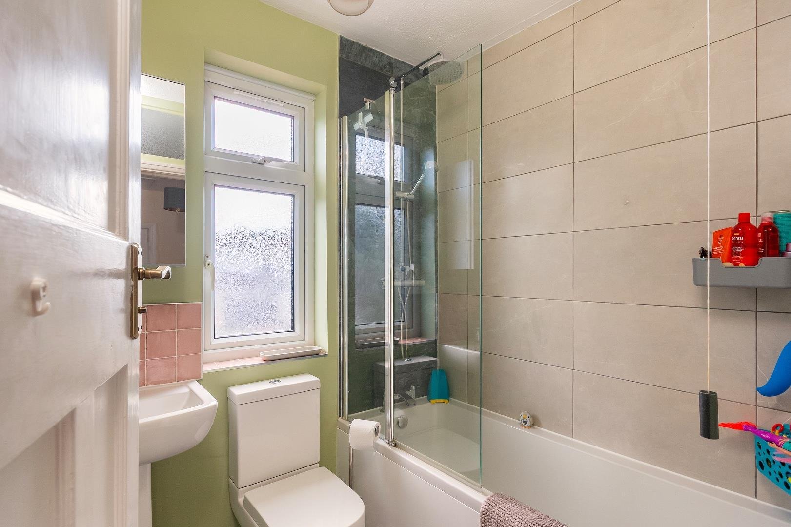 Stanley avenue filton 34608602 1 s9 afn bathroom c
