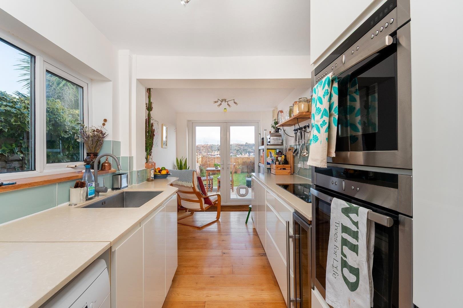 Stanley terrace bedminster 34531849 1 s8 tbr kitchen e