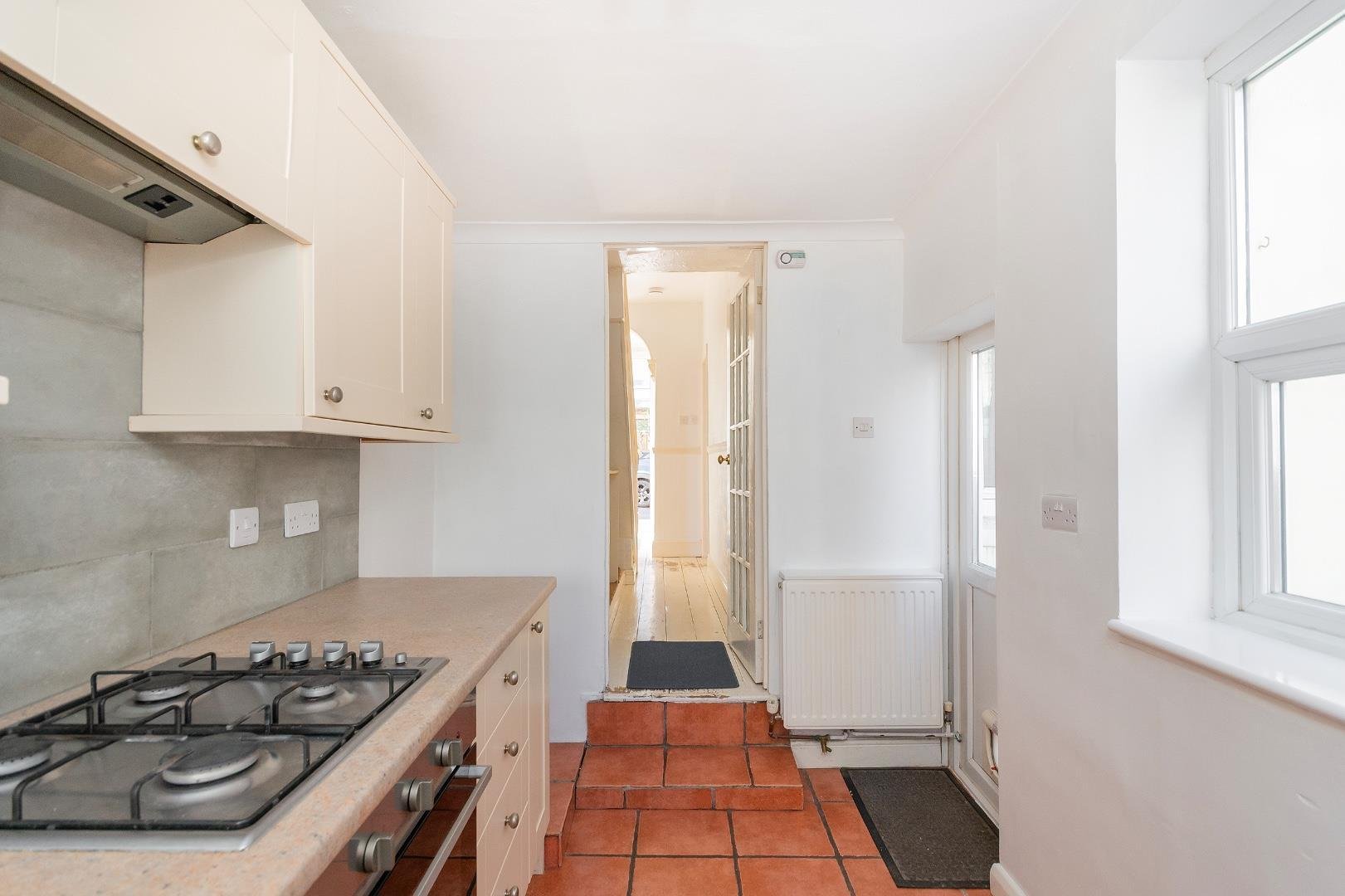 Stevens crescent totterdown 34158253 6 s1 ctn kitchen a