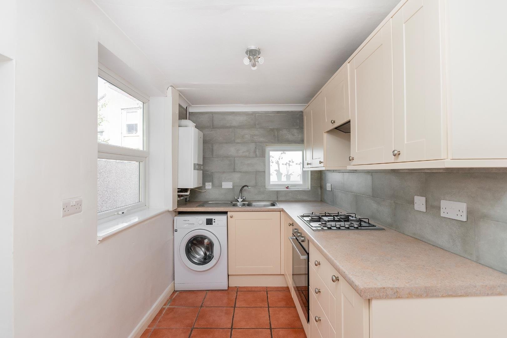 Stevens crescent totterdown 34158253 6 s1 ctn kitchen c