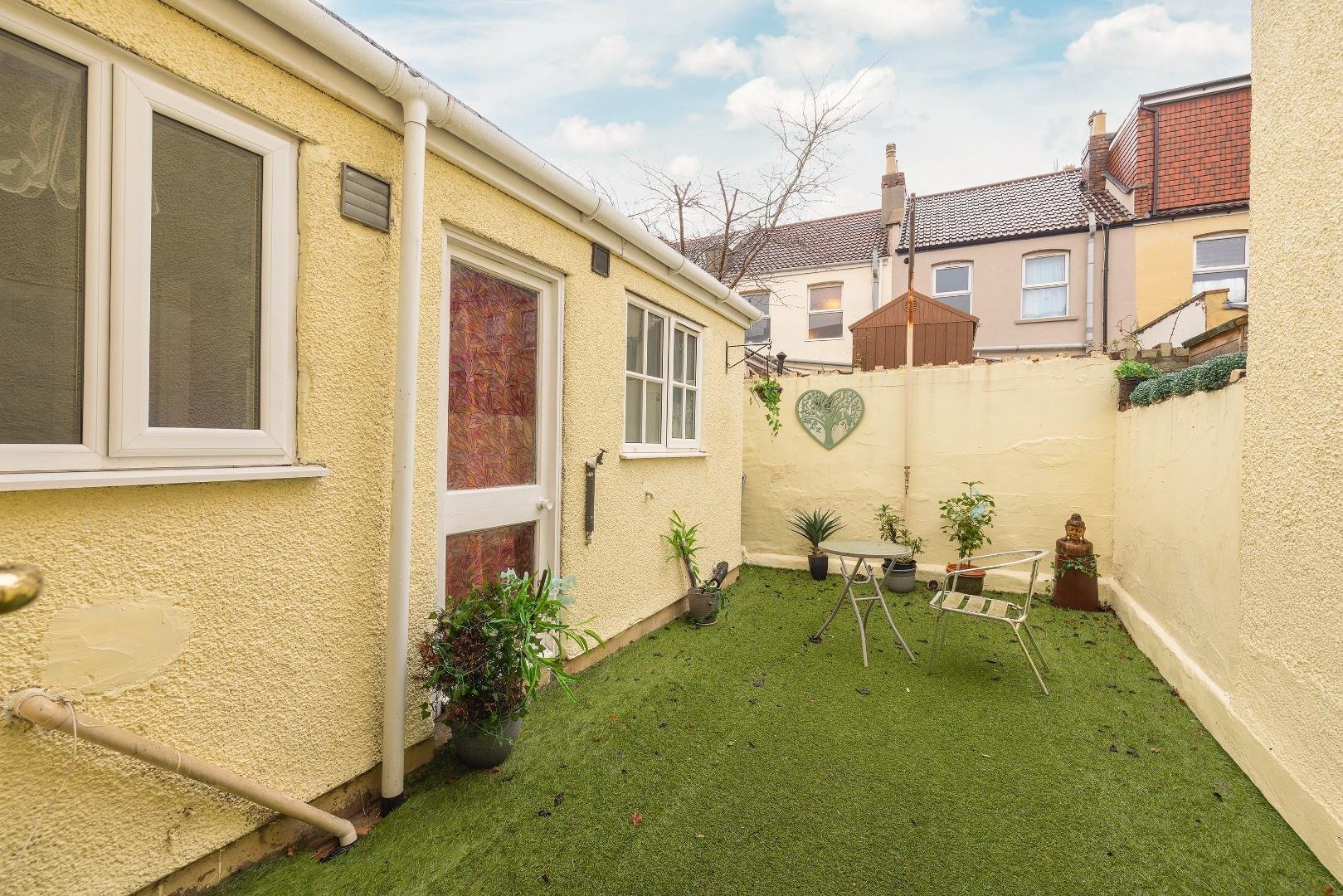 Stuart street redfield 34092452 char7079