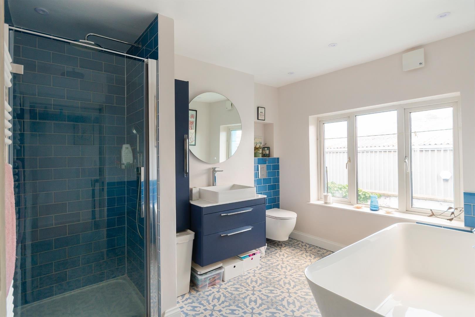 Sydney row spike island 33590522 woryendys6 bathroom c