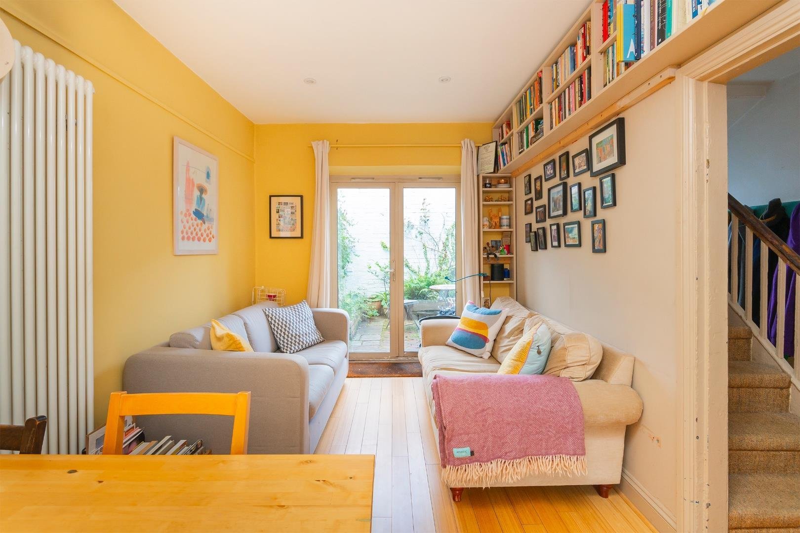 Sydney row spike island 33590522 woryendys6 living room b