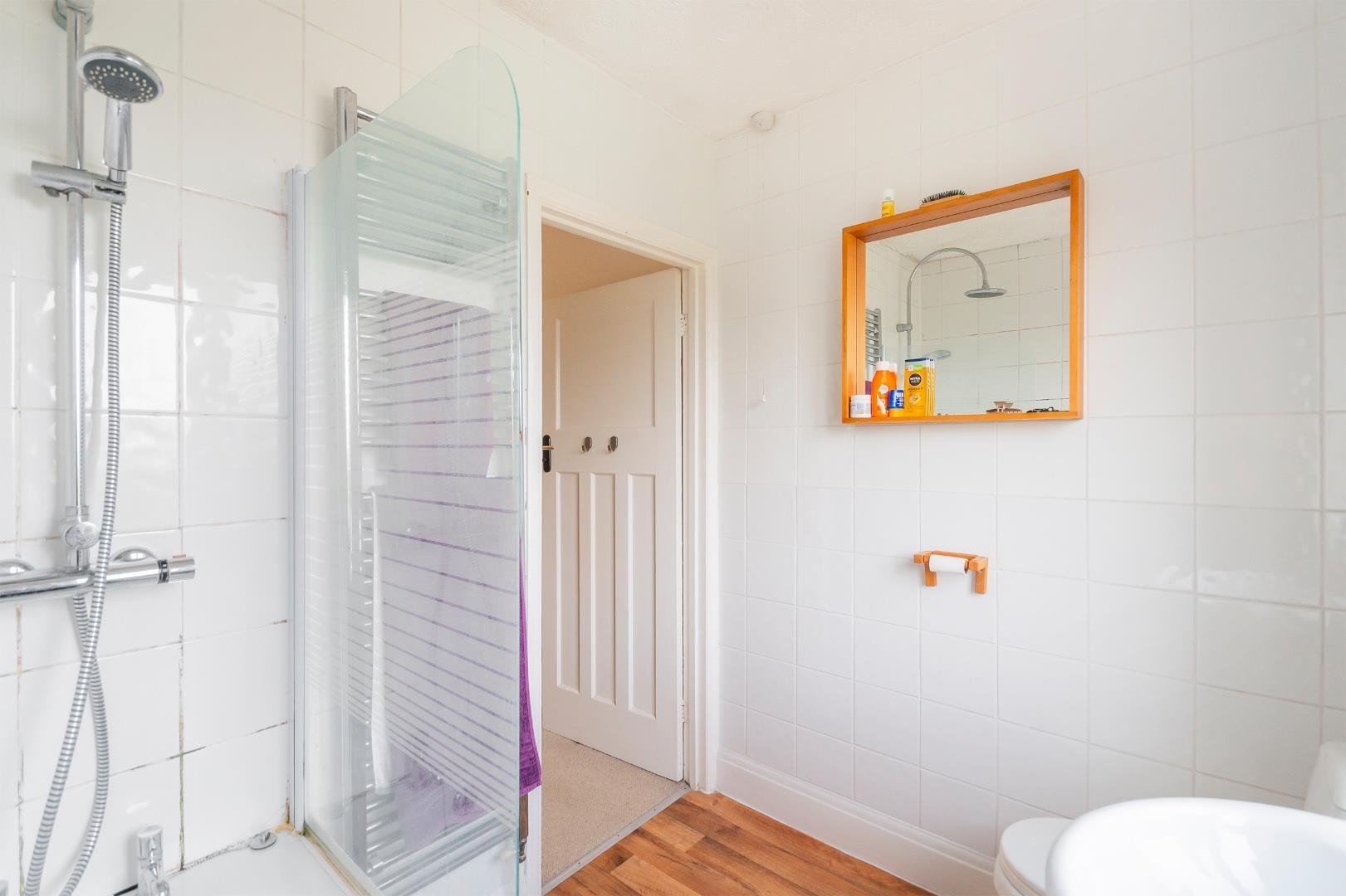 Sylvia avenue knowle 32646391 eunevaaivlys661 bathroom a