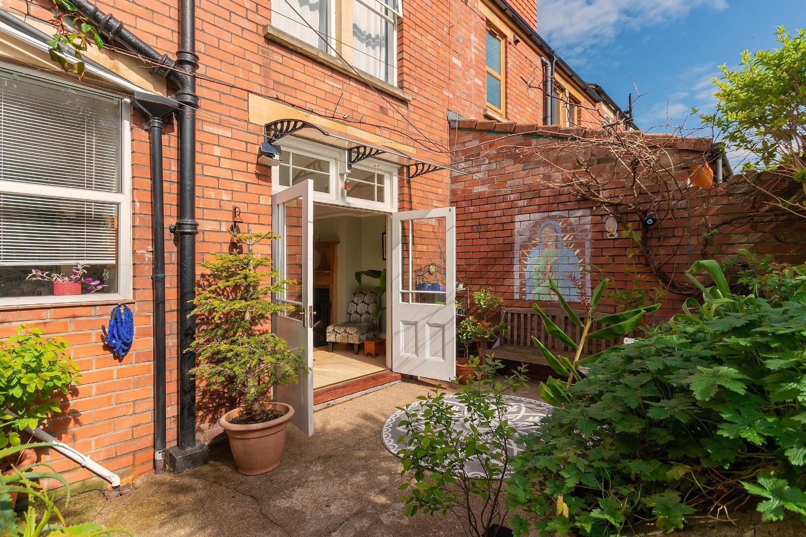 Sylvia avenue knowle 34578032 5 s1 ake external e