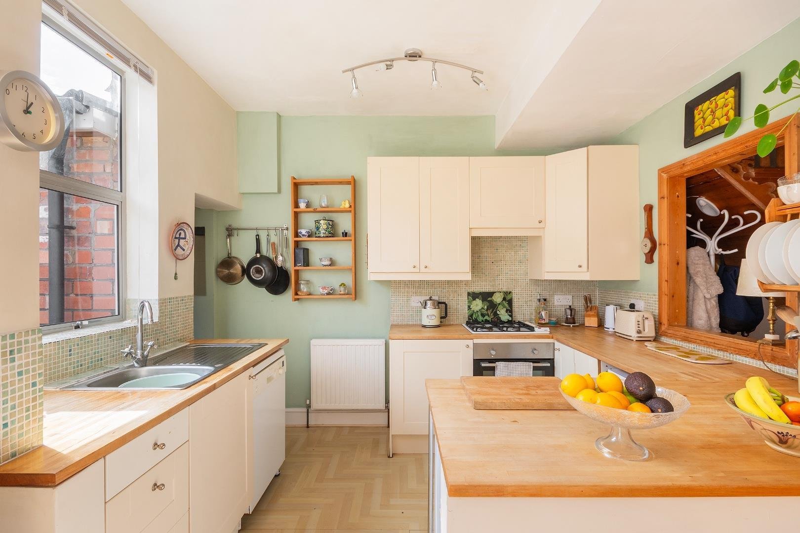 Sylvia avenue knowle 34578032 5 s1 ake kitchen b