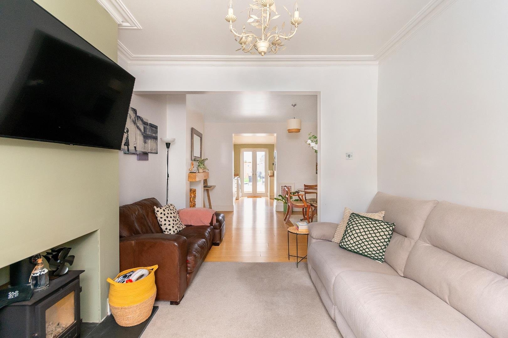 Thicket road fishponds 34511356 5 t6 rfs living room a