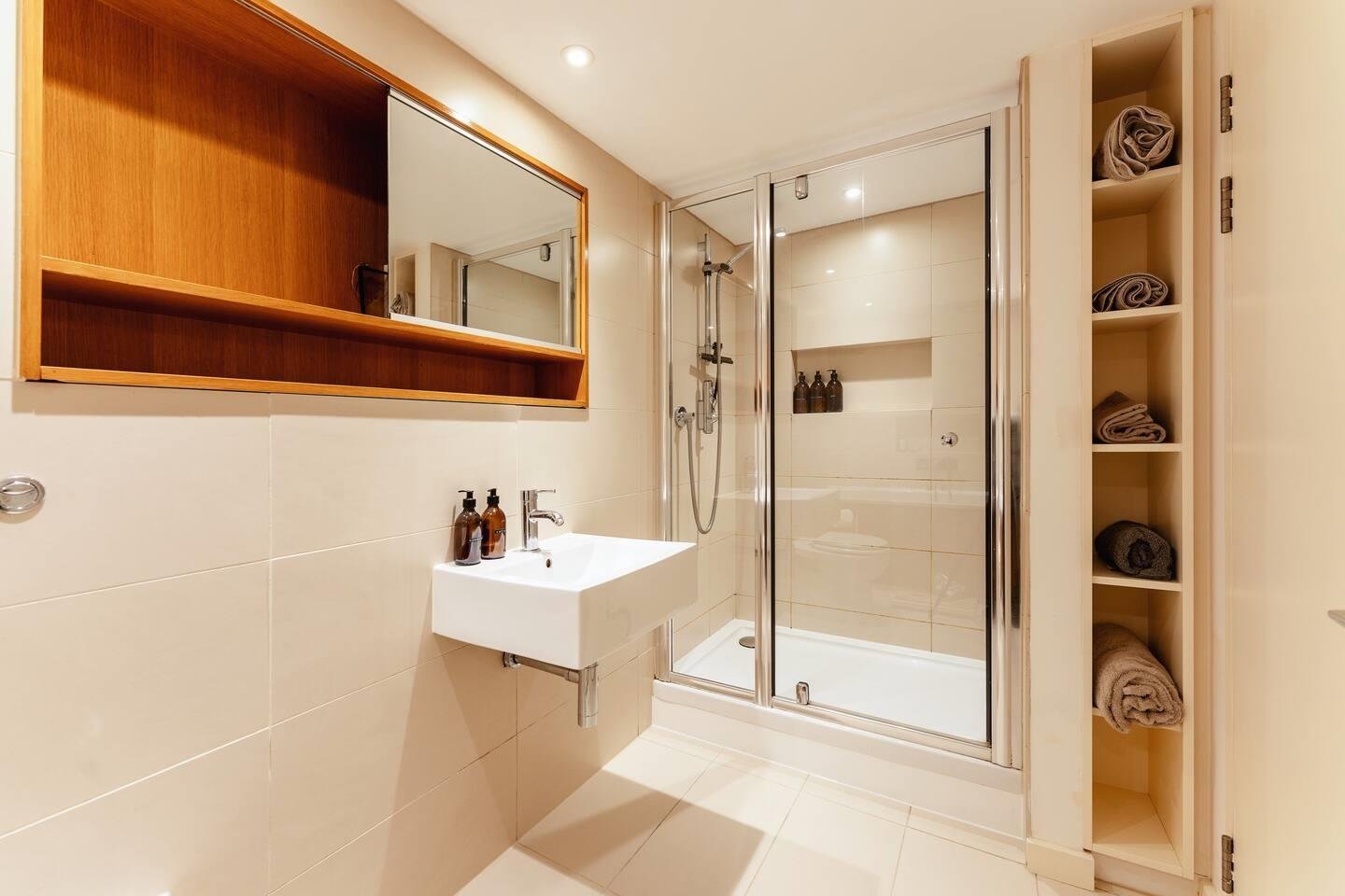 Unity street park street 34861957 full bathroom 2