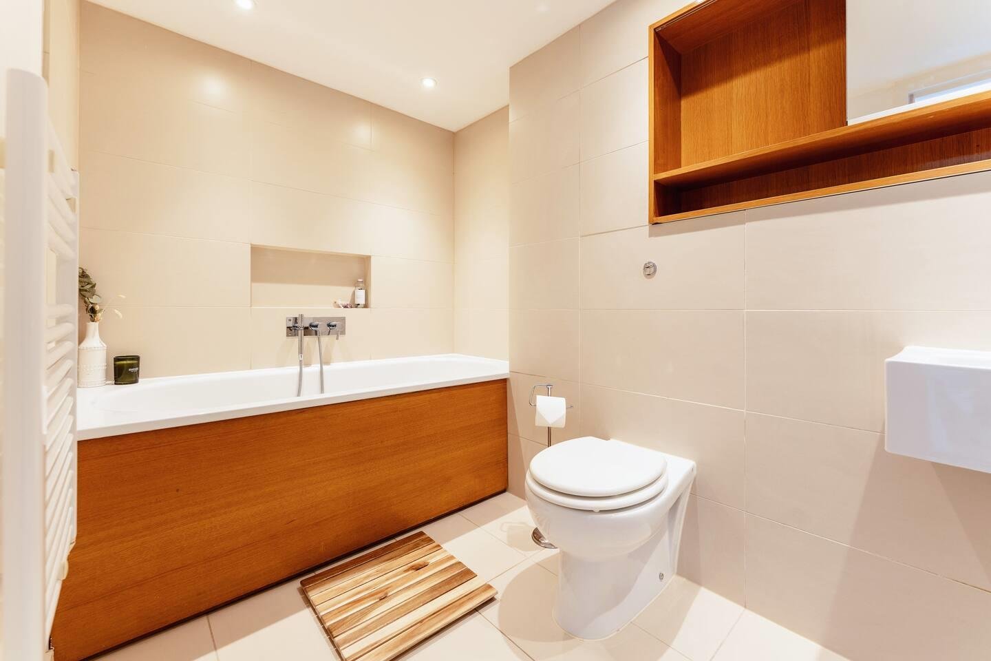 Unity street park street 34861957 full bathroom