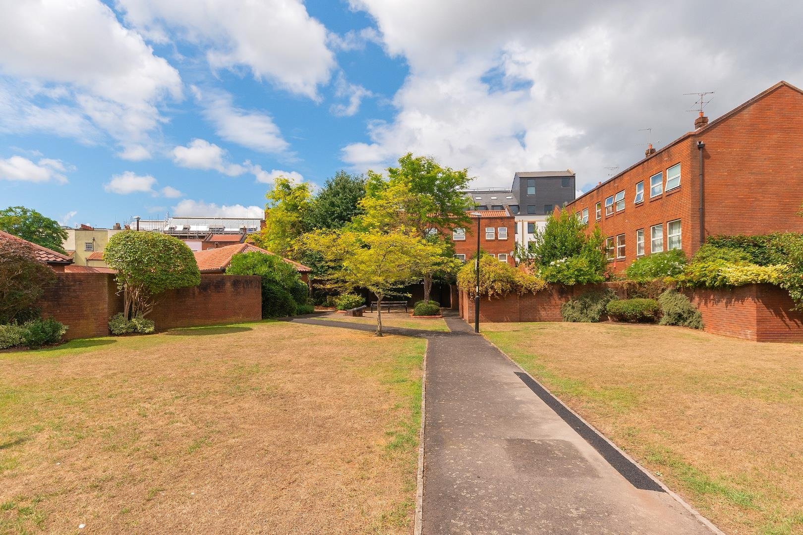Wapping road wapping wharf 34088394 0 w6 rww communal gardens a