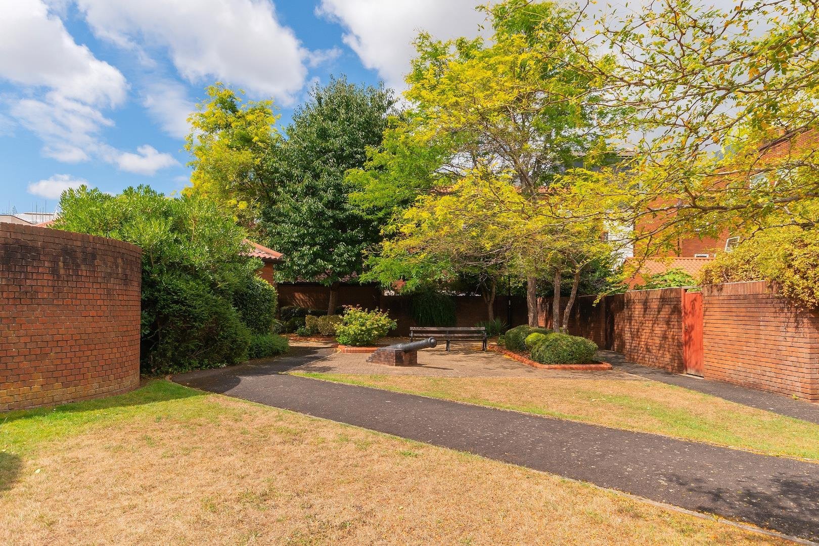 Wapping road wapping wharf 34088394 0 w6 rww communal gardens b