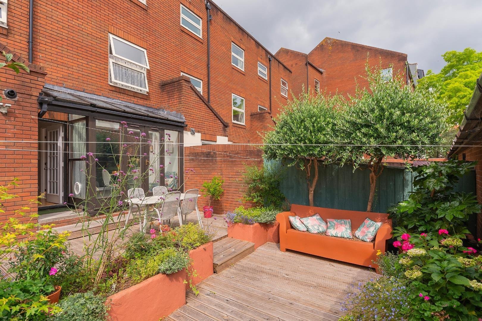 Wapping road wapping wharf 34088394 0 w6 rww external f