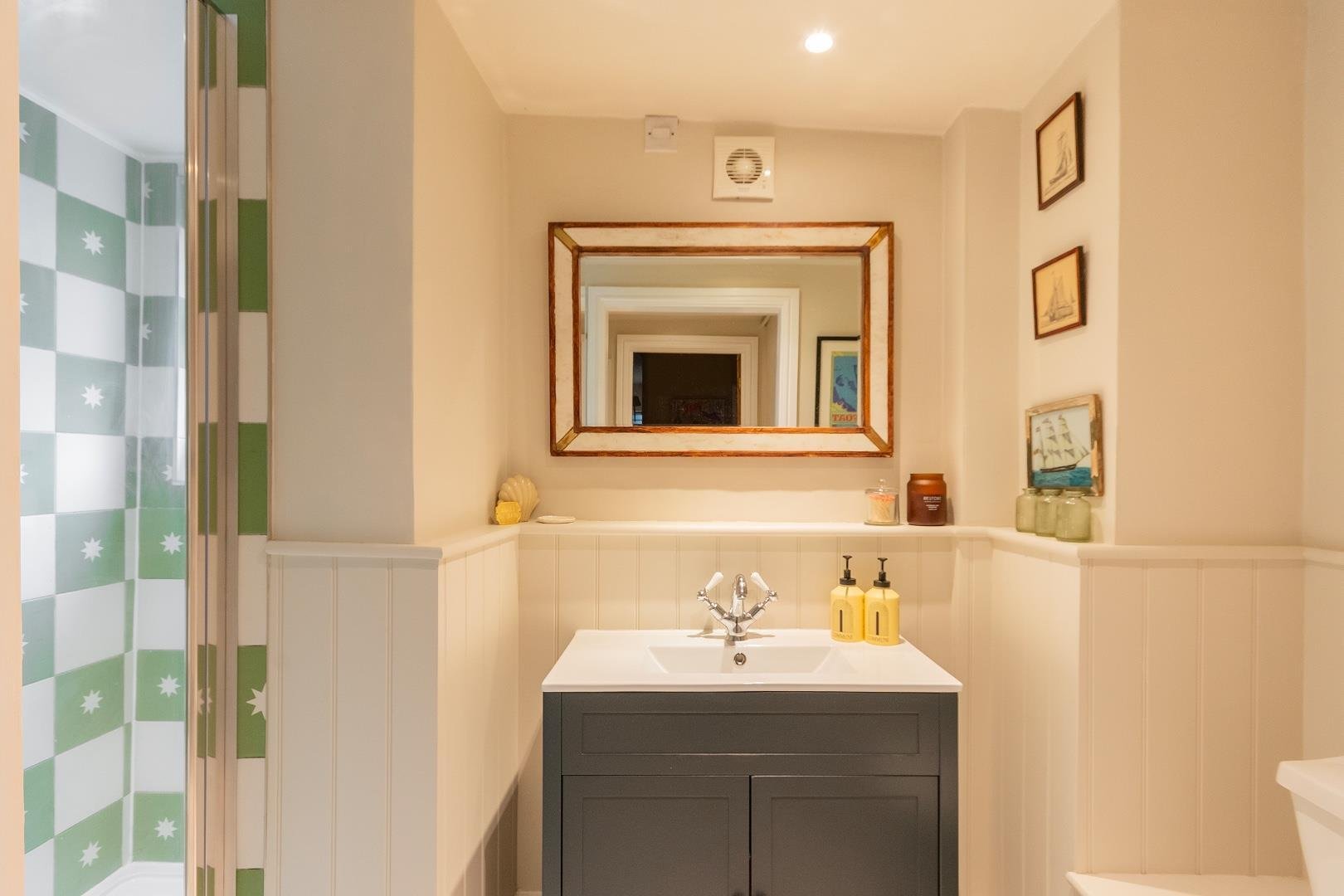 Westbourne place clifton 33930249 g0 f2 wpcn bathroom b