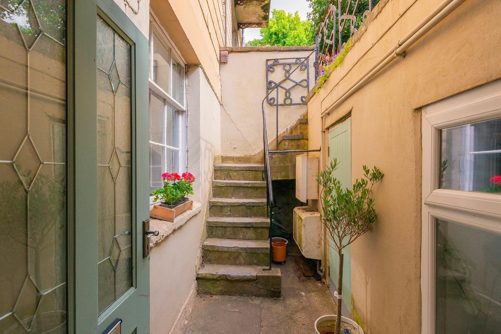 Westbourne place clifton 33930249 g0 f2 wpcn external e