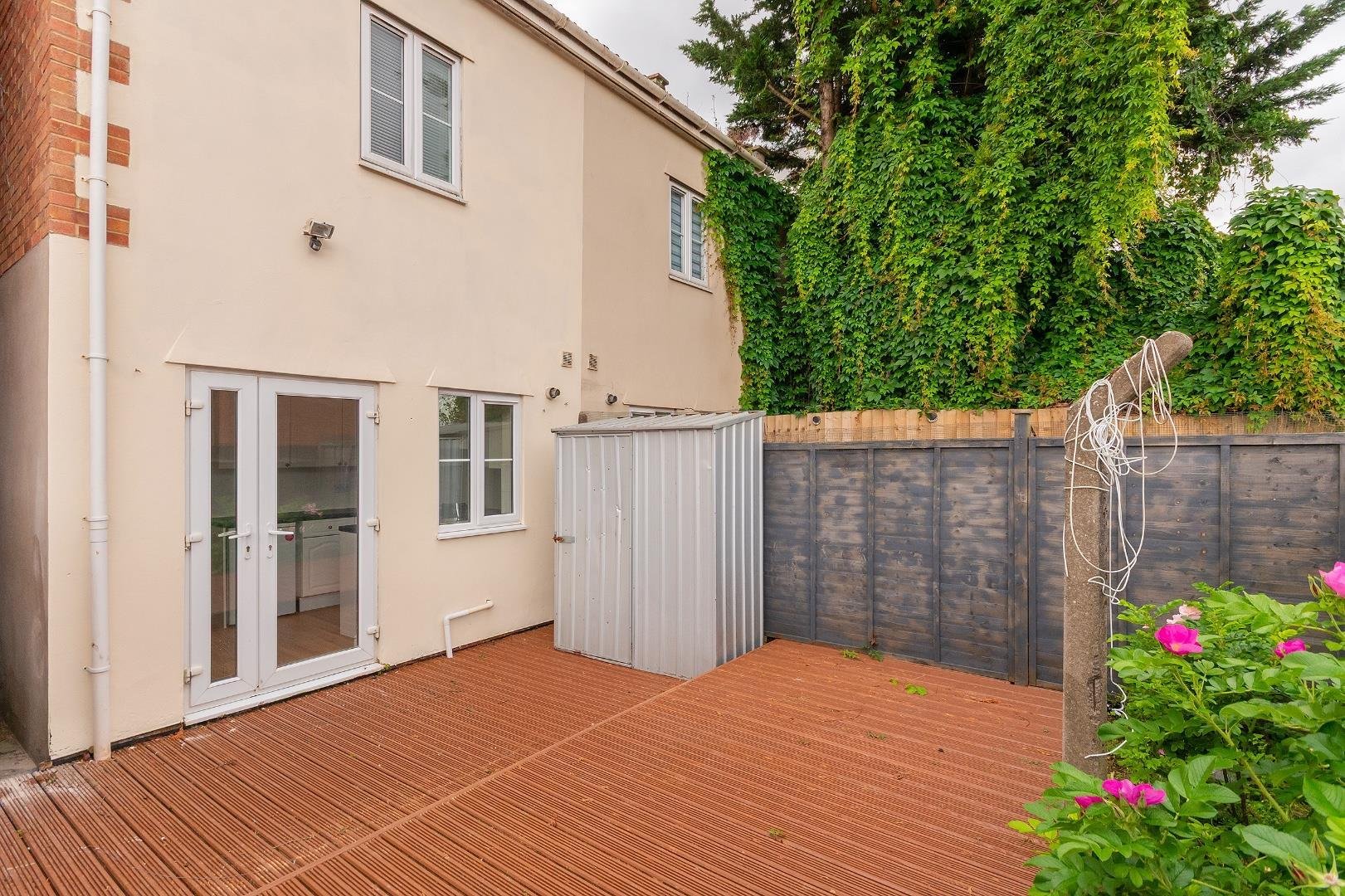 Whitehall road whitehall 34789053 4 w9 r5 awh external a