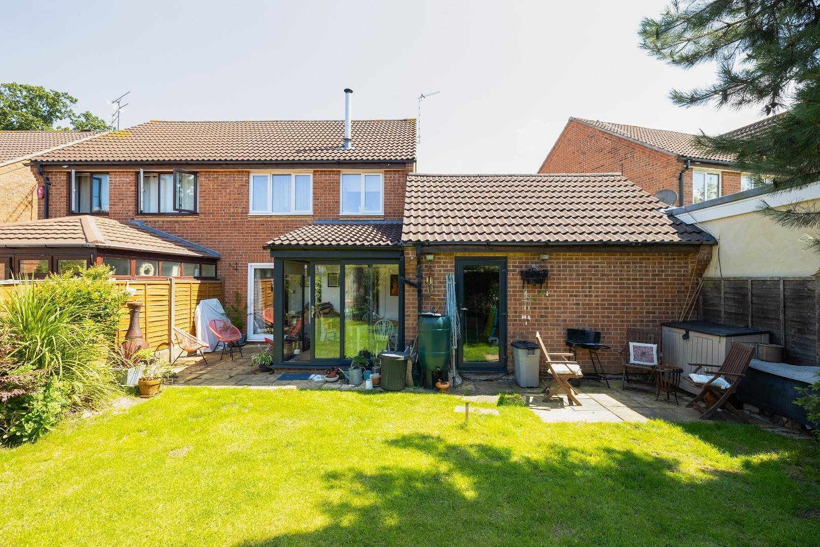 Willow bed close fishponds 33736690 cd7 a1551