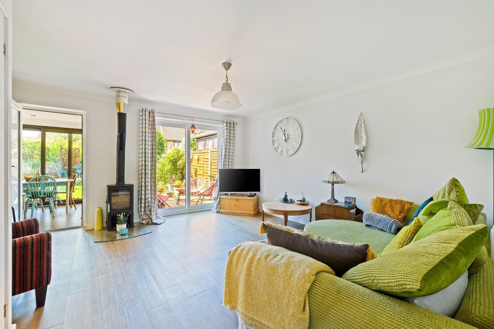 Willow bed close fishponds 33736690 cd7 a1585