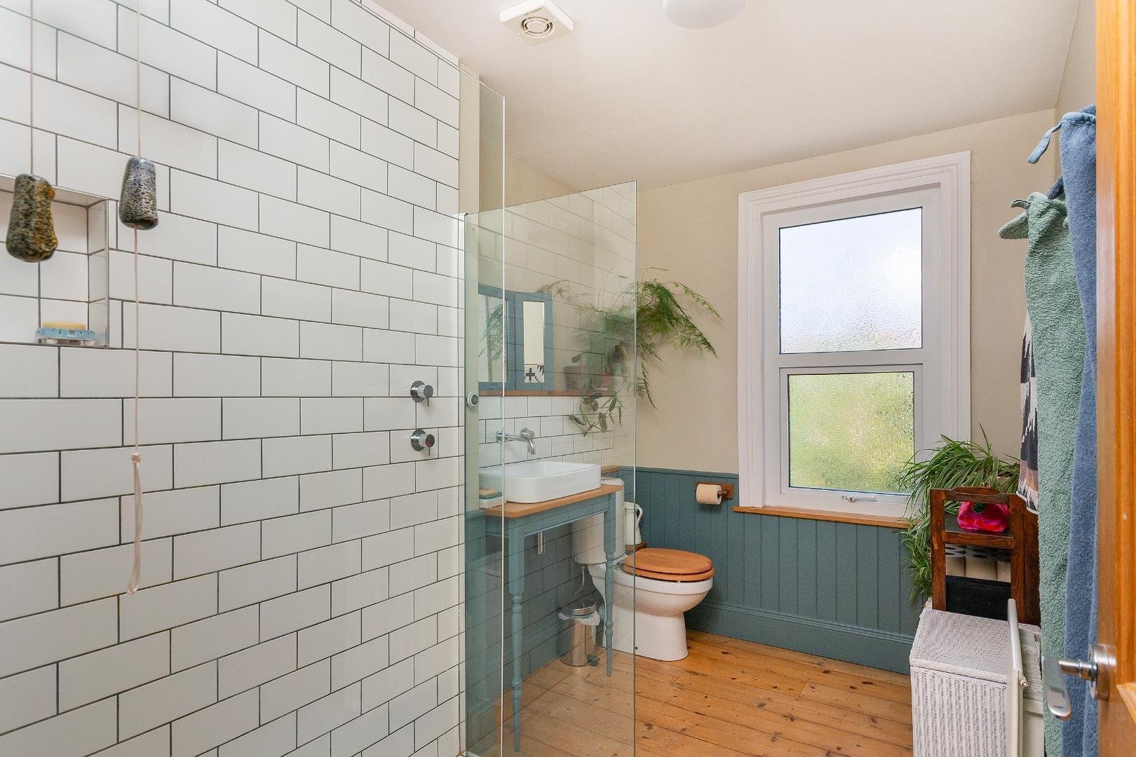York road easton 34003620 3 y7 ren bathroom b